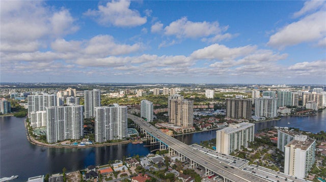 4 of 23 - 18975 Collins Ave 305, Sunny Isles Beach, FL
