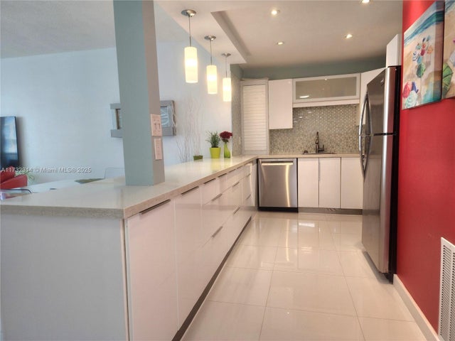 4 of 22 - 3505 S Ocean Dr 1011, Hollywood, FL