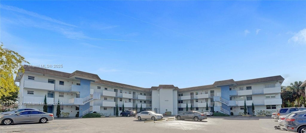 1400 Tallwood Ave 204, Hollywood