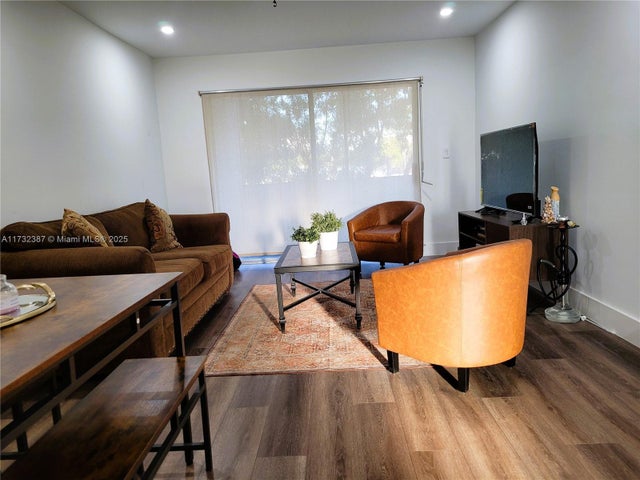 5 of 12 - 1400 Tallwood Ave 204, Hollywood, FL