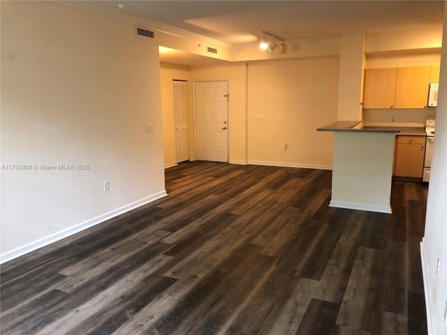 2 of 19 - 1919 Van Buren St 104a, Hollywood, FL