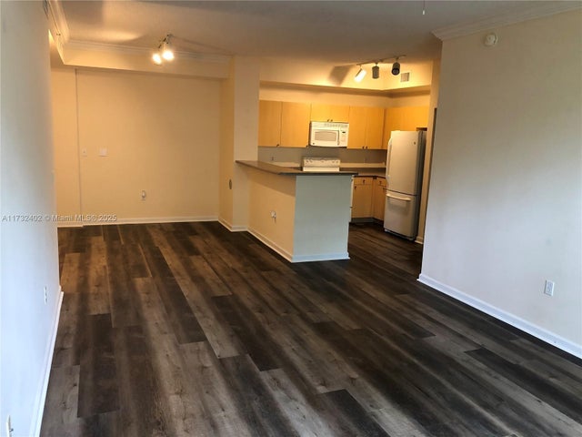 3 of 19 - 1919 Van Buren St 104a, Hollywood, FL