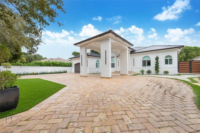 1 of 18 - 7780 Sw 110th St, Pinecrest, FL