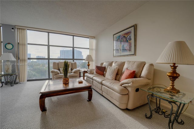 5 of 99 - 600 Parkview Dr 601, Hallandale Beach, FL