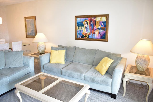 5 of 36 - 9360 Sunrise Lakes Blvd 112, Sunrise, FL
