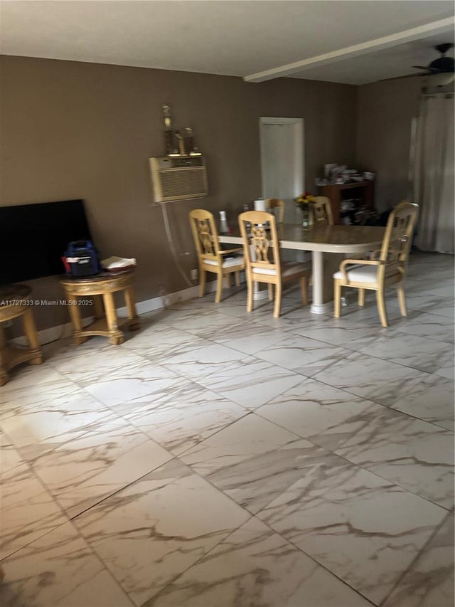 2 of 3 - 2410 Ne 2nd Ter, Pompano Beach, FL