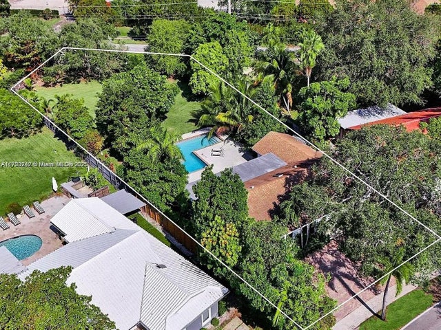1 of 35 - 21440 Highland Lakes Blvd, Miami, FL