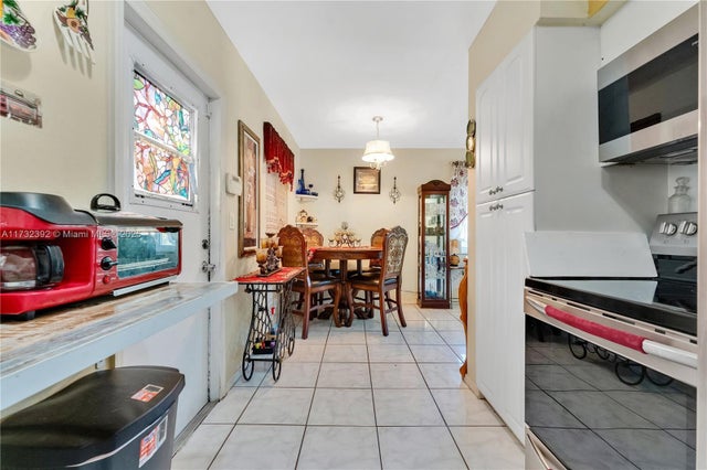 4 of 28 - 380 Nw 133rd St, North Miami, FL