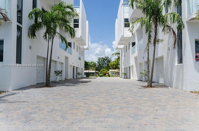 2 of 18 - 1975 Calais Dr 5, Miami Beach, FL