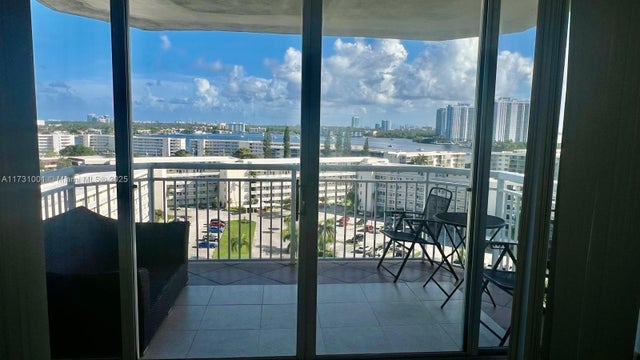 2 of 13 - 18031 Biscayne Blvd 1103, Aventura, FL
