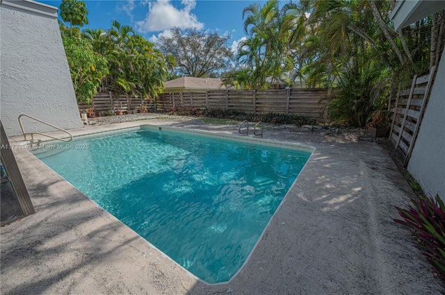 5 of 30 - 36 Eastmont Rd, Hollywood, FL
