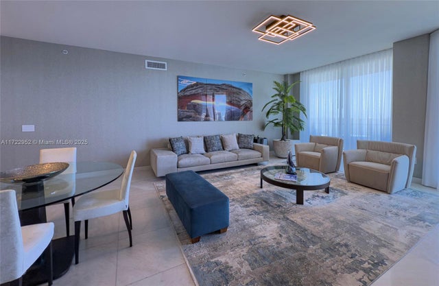 3 of 43 - 17111 Biscayne Blvd 1705, North Miami Beach, FL