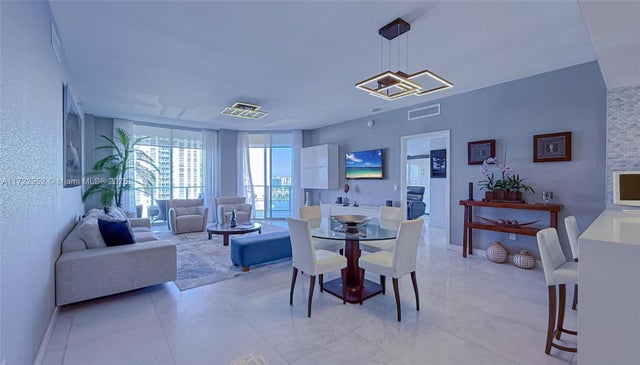 4 of 43 - 17111 Biscayne Blvd 1705, North Miami Beach, FL