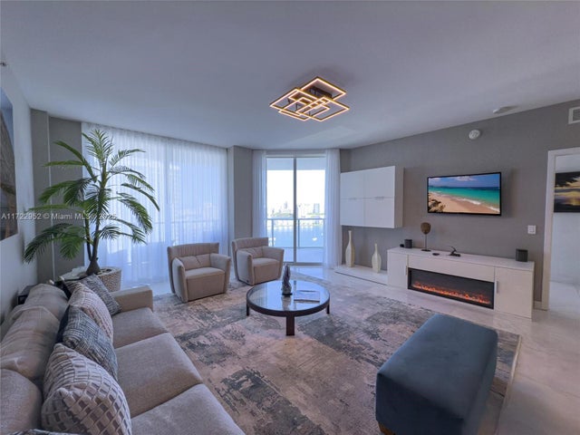 5 of 43 - 17111 Biscayne Blvd 1705, North Miami Beach, FL