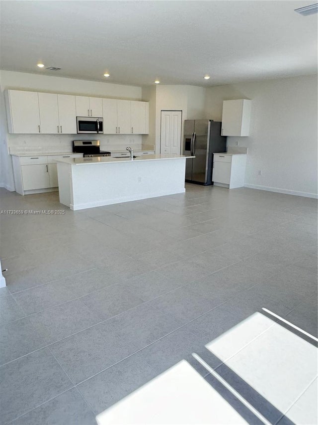 1 of 6 - 3040 Green Palm Ct 5838, Dania Beach, FL
