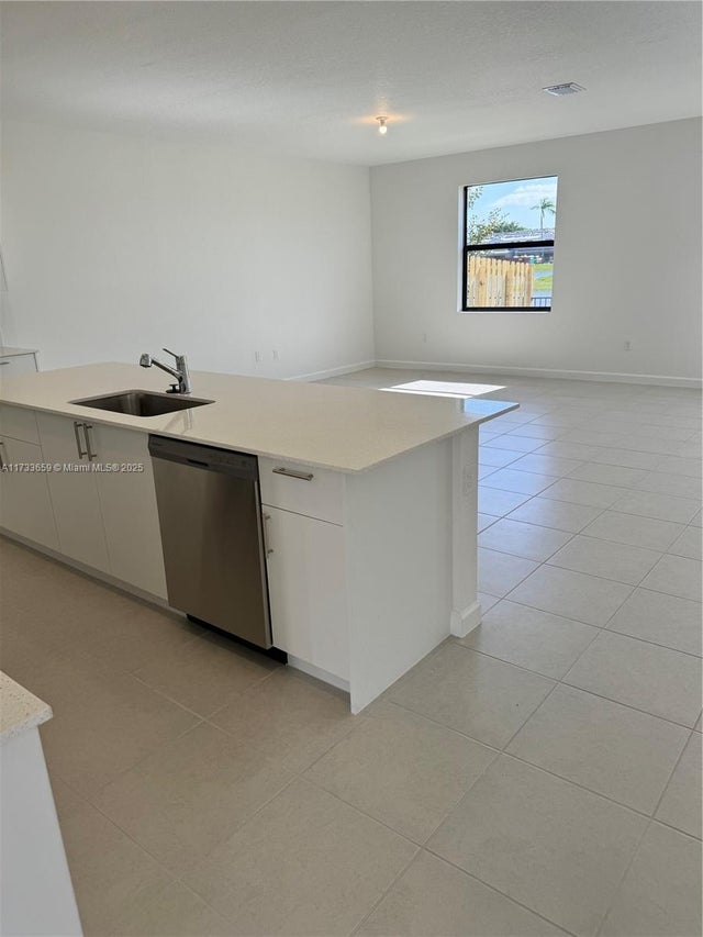 4 of 6 - 3040 Green Palm Ct 5838, Dania Beach, FL