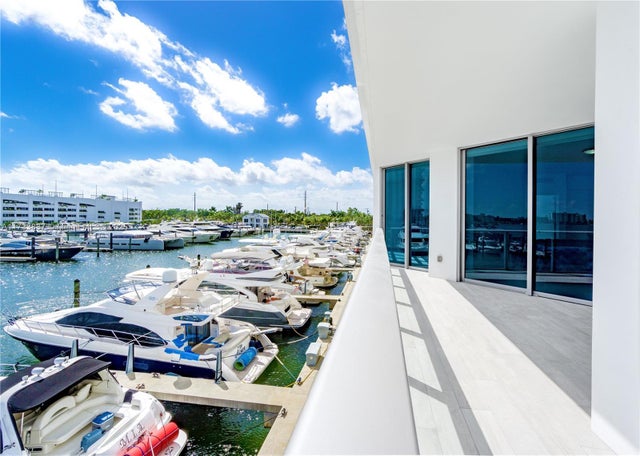 4 of 38 - 17301 Biscayne Blvd 207, North Miami Beach, FL
