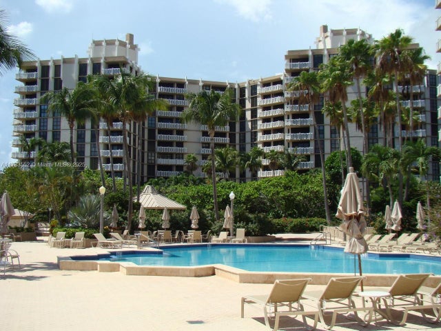 2 of 20 - 1121 Crandon Blvd E904, Key Biscayne, FL