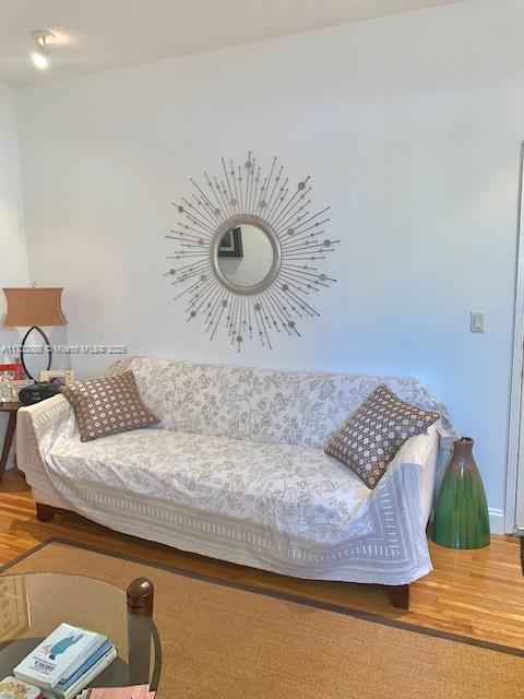 2 of 11 - 1330 Drexel Ave 205, Miami Beach, FL
