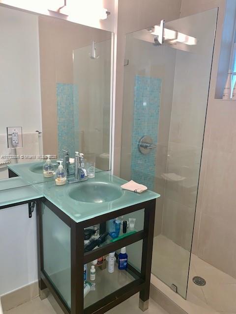 5 of 11 - 1330 Drexel Ave 205, Miami Beach, FL