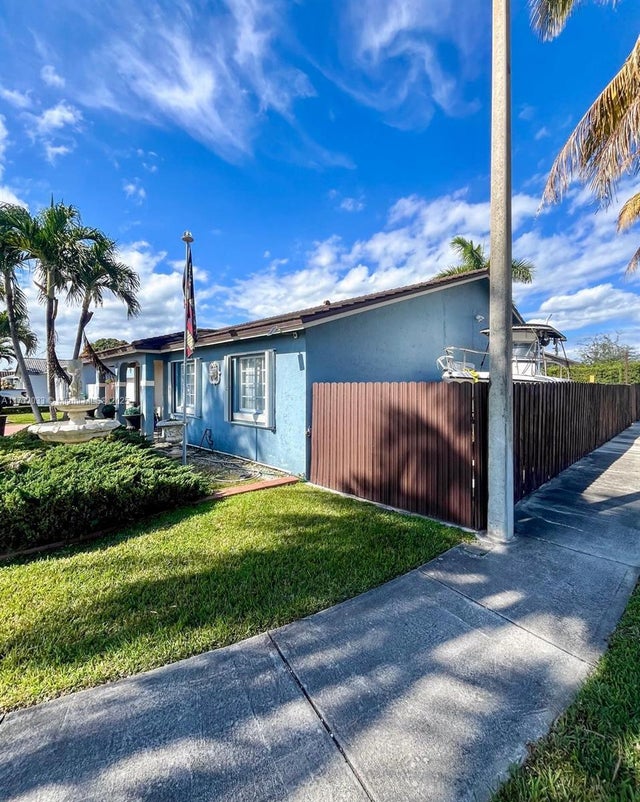 3 of 49 - 15201 Sw 177th Ter, Miami, FL
