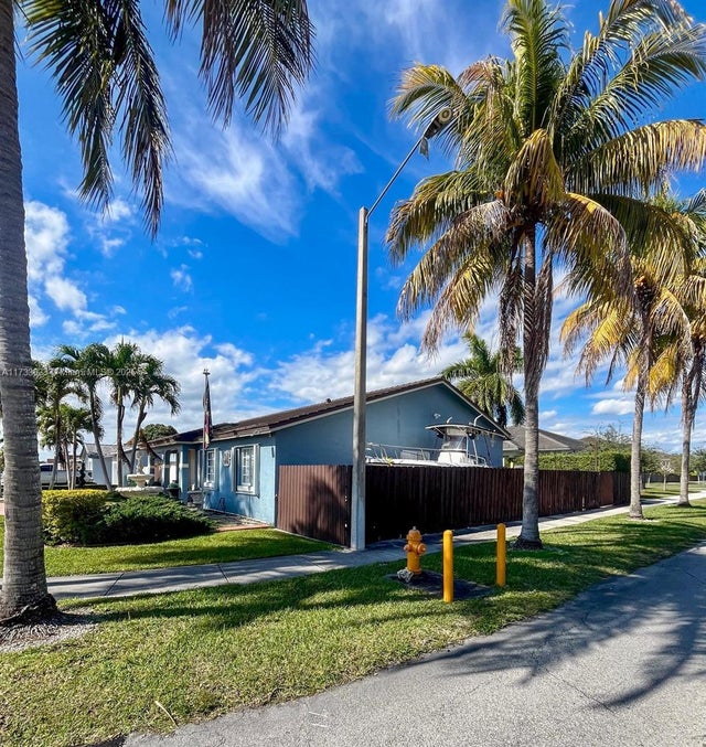 5 of 49 - 15201 Sw 177th Ter, Miami, FL