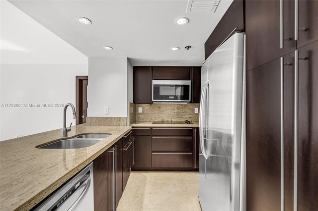 1 of 23 - 540 Brickell Key Dr 1021, Miami, FL