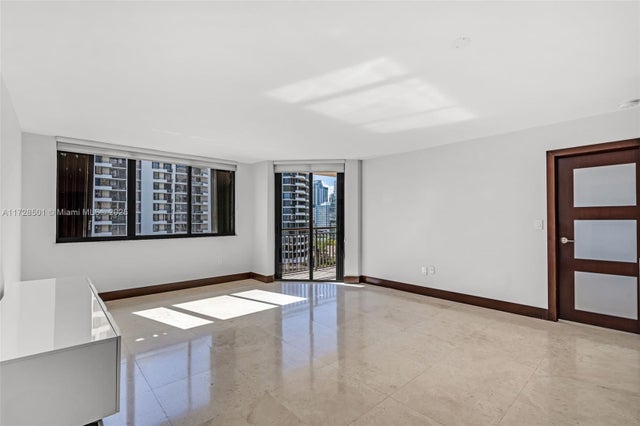 4 of 23 - 540 Brickell Key Dr 1021, Miami, FL
