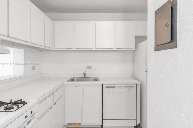 3 of 21 - 6884 N Kendall Dr C404, Pinecrest, FL