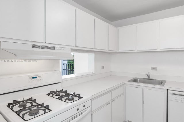 4 of 21 - 6884 N Kendall Dr C404, Pinecrest, FL