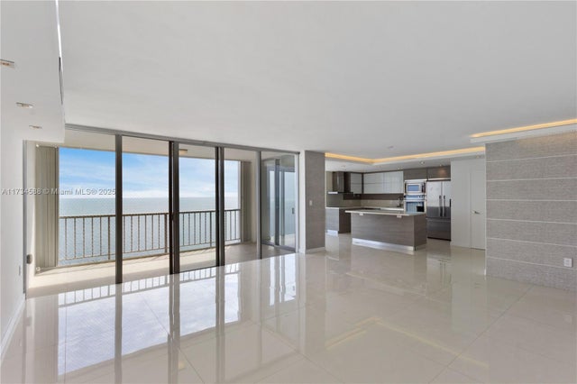 1 of 12 - 881 Ocean Dr 18f, Key Biscayne, FL