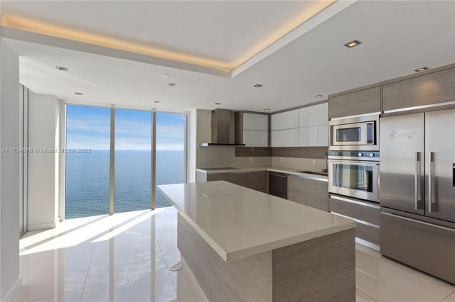 3 of 12 - 881 Ocean Dr 18f, Key Biscayne, FL