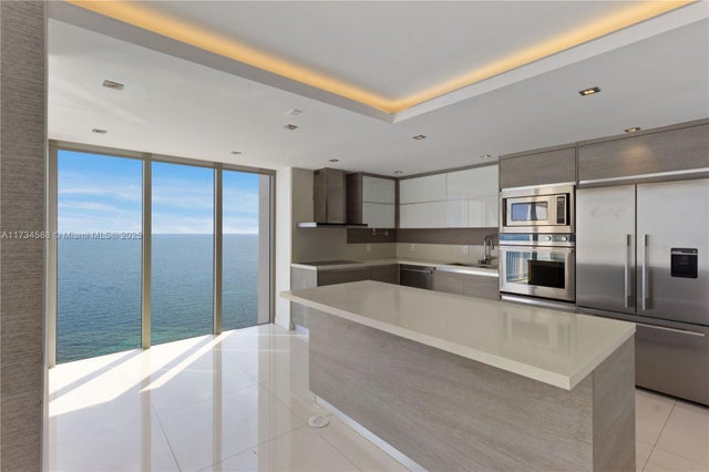 5 of 12 - 881 Ocean Dr 18f, Key Biscayne, FL
