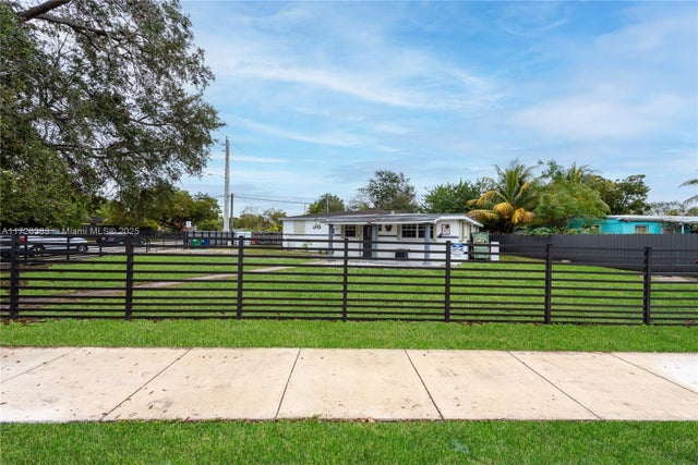 2 of 23 - 1890 Nw 127th St, Miami, FL