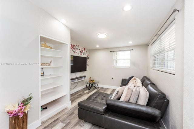 5 of 23 - 1890 Nw 127th St, Miami, FL