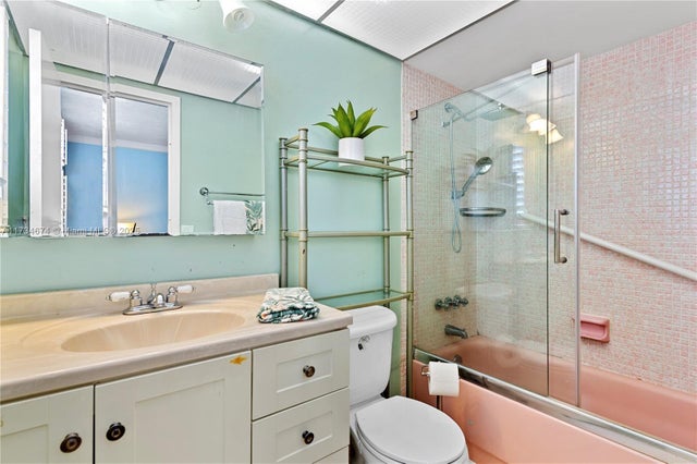 4 of 21 - 2851 Somerset Dr 415, Lauderdale Lakes, FL