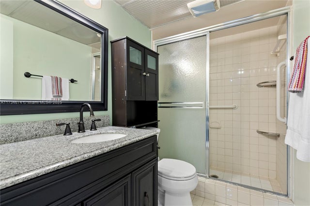 5 of 21 - 2851 Somerset Dr 415, Lauderdale Lakes, FL