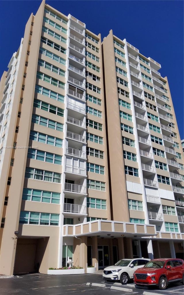 2 of 25 - 1410 S Ocean Dr 703, Hollywood, FL