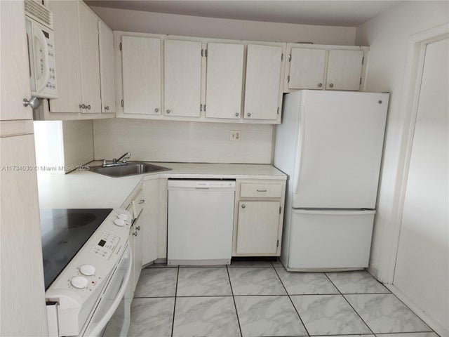 3 of 25 - 1410 S Ocean Dr 703, Hollywood, FL