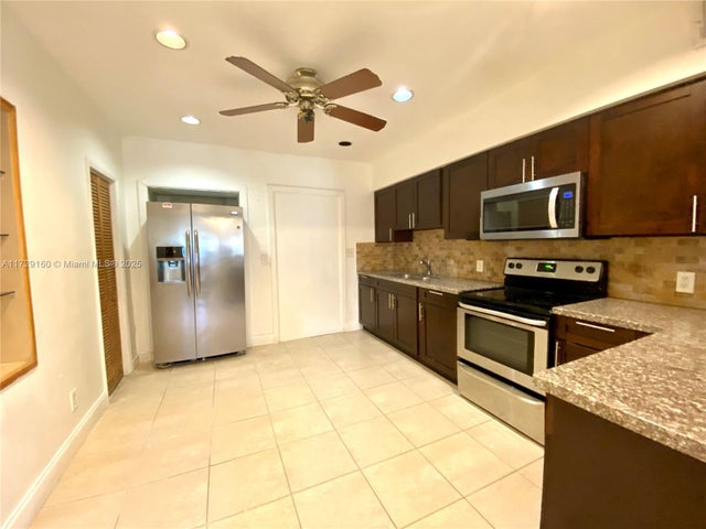 2 of 12 - 71 W 42nd St, Hialeah, FL