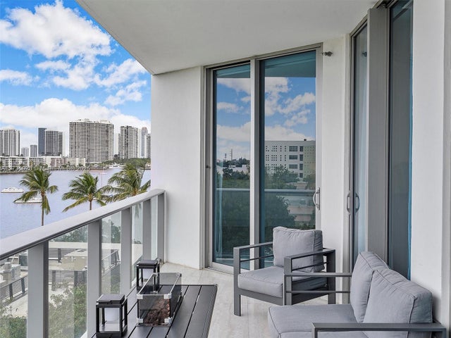 1 of 18 - 17301 Biscayne Blvd 506, North Miami Beach, FL