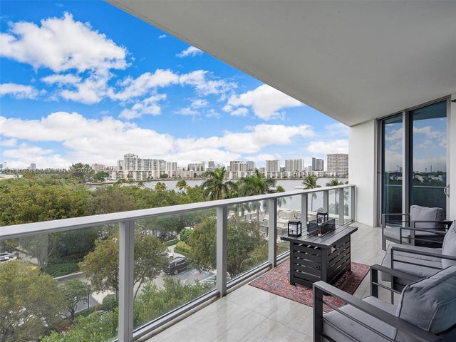 3 of 18 - 17301 Biscayne Blvd 506, North Miami Beach, FL