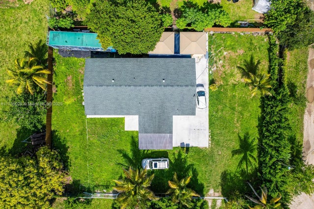 5 of 33 - 18650 Sw 204th Ave, Miami, FL