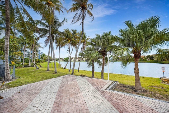 2 of 49 - 9365 Fontainebleau Blvd E207, Miami, FL