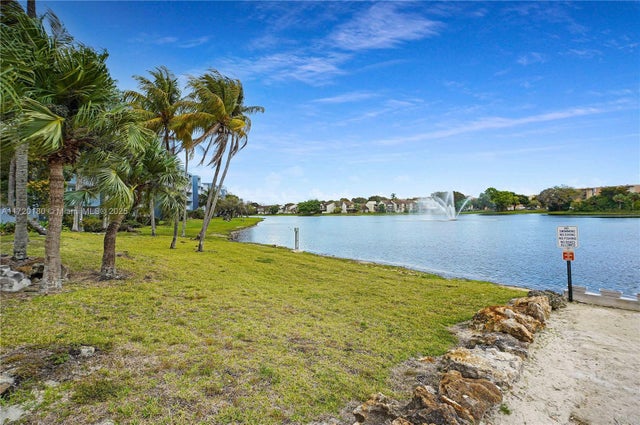 5 of 49 - 9365 Fontainebleau Blvd E207, Miami, FL