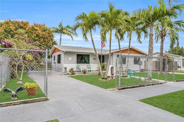 2 of 15 - 11925 Sw 182nd Ter, Miami, FL
