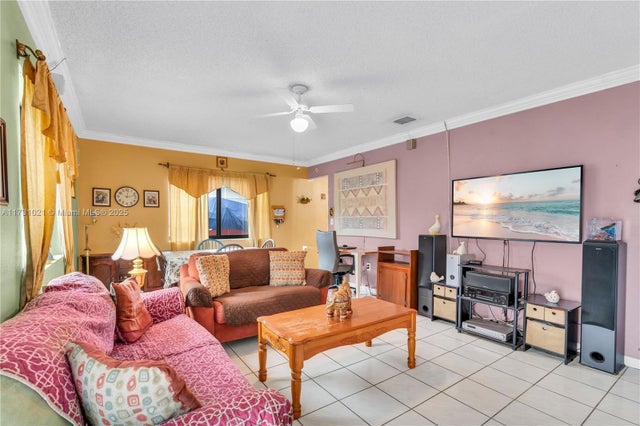 4 of 15 - 11925 Sw 182nd Ter, Miami, FL
