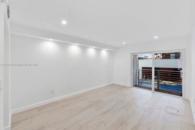 5 of 17 - 405 N Hibiscus Dr 202, Miami Beach, FL
