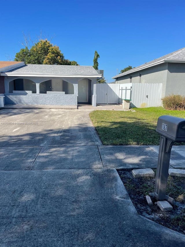 1 of 25 - 1187 Nw 29th Ter, Fort Lauderdale, FL