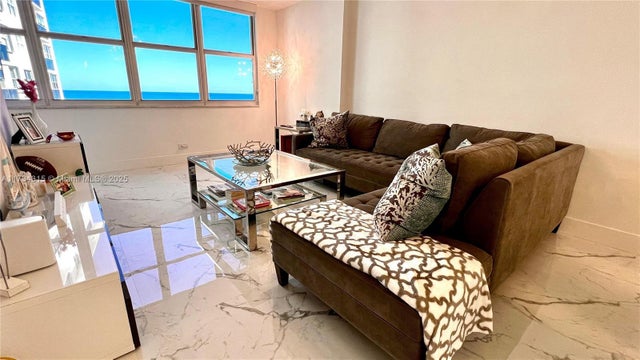 5 of 18 - 6039 Collins Ave 1210, Miami Beach, FL